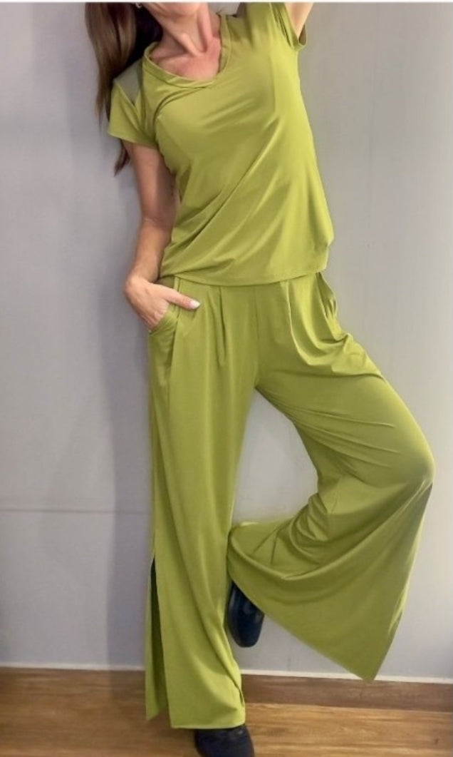 Wide leg pants