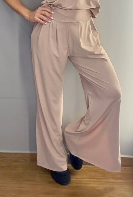 Wide leg pants